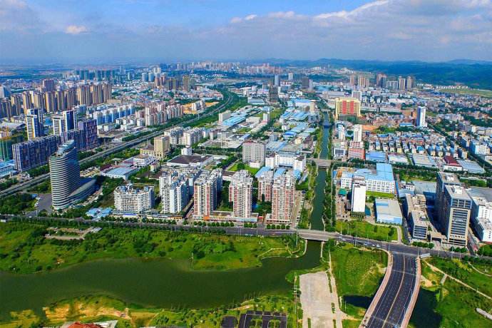 南寧高新區(qū)2019年年度工作會(huì)議召開 立志把高新區(qū)打造成全國一流高新園區(qū)